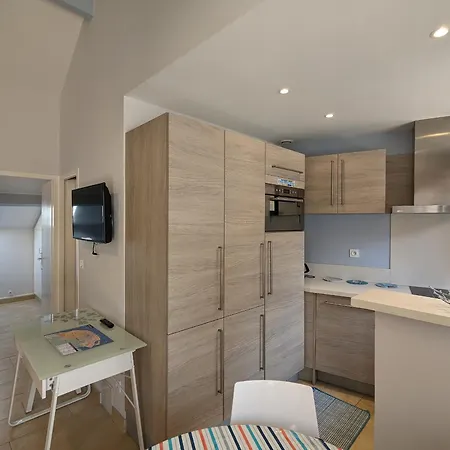 T2 Au Centre D'arcachon Avec Garage - A Proximite De La Et Des Commerces - Fr-1-420-88 Apartment Arcachon